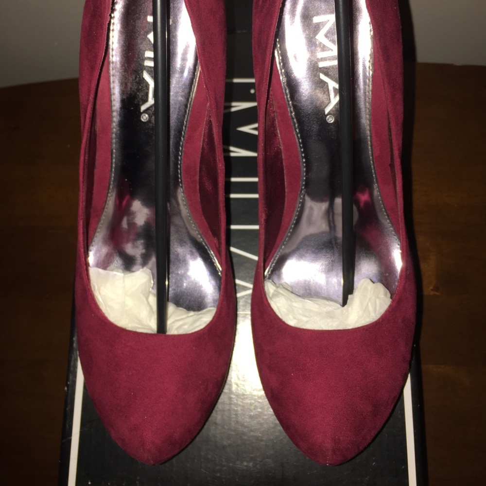 MIA Ivette Wedges - Berry Color - WORN ONCE